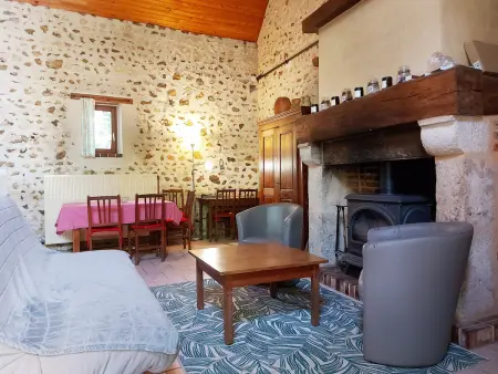 Gîte chaleureux dans un ancien corps de ferme avec wifi, cheminée et grand jardin à Châteaudun - Photo 10