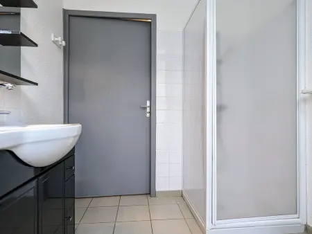 Gîte chaleureux 6 pers avec cour privée en bord de rivière près de Langeac - Photo 9