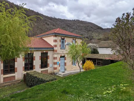 Gîte chaleureux 6 pers avec cour privée en bord de rivière près de Langeac - Photo 19