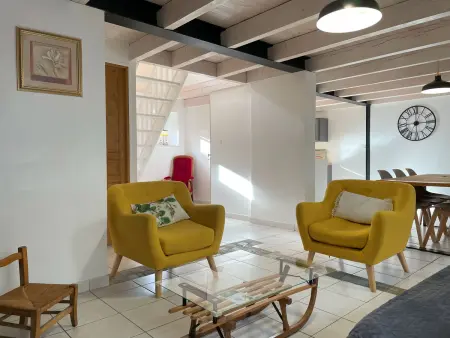 Ancienne ferme rénovée avec jardin privé, poêle à bois et terrasse - Photo 9
