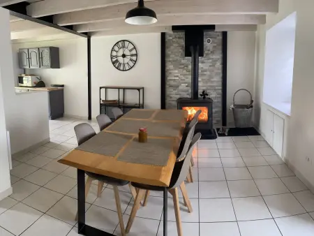 Ancienne ferme rénovée avec jardin privé, poêle à bois et terrasse - Photo 12