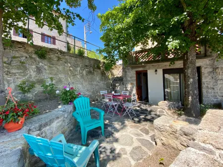 Charmante maisonnette à Blavozy, proche du Puy-en-Velay, avec terrasse privative, WiFi, et parking - Photo 1