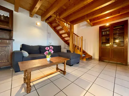 Maison de Village Indépendante avec Cour Fermée et Garage - Proche Sites Médievaux et Nature - Photo 1