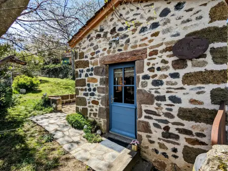 Cabane de Vigne en Auvergne pour Escapade Romantique - Photo 14