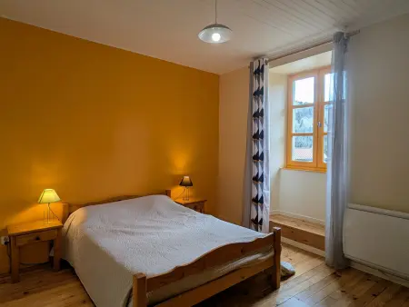 Ancien presbytère avec 3 chambres au pied d'une forteresse médiévale - Photo 8