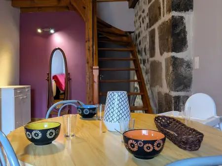 Gîte 4 pers avec cour, vue Loire, Gite 4 personnes à Arlempdes - Photo 1