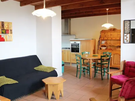 Gîte familial en pleine nature avec cour privée, Wi-Fi et proche randonnées à Le Mas-de-Tence - Photo 2