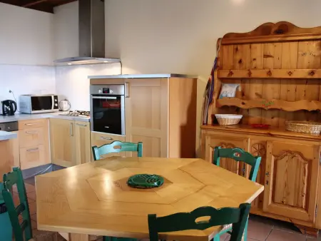 Gîte familial en pleine nature avec cour privée, Wi-Fi et proche randonnées à Le Mas-de-Tence - Photo 4