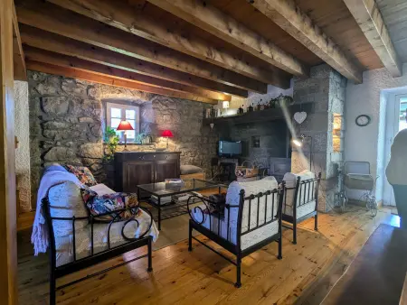 Gîte Nature au Chambon-sur-Lignon: Terrasse, Wifi, Proche Activités et Commerces - Photo 6