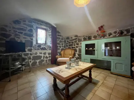 Gîte confortable en hameau calme près du Puy en Velay – 2 chambres, équipement bébé, terrain fermé - Photo 3