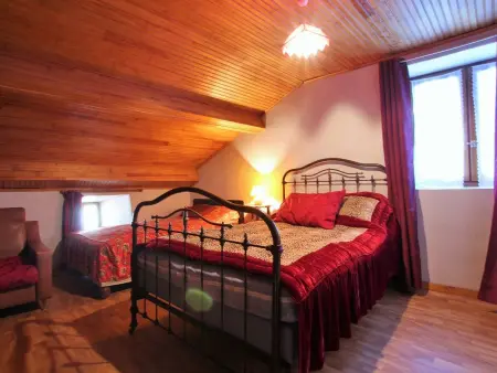 Gîte confortable en hameau calme près du Puy en Velay – 2 chambres, équipement bébé, terrain fermé - Photo 6