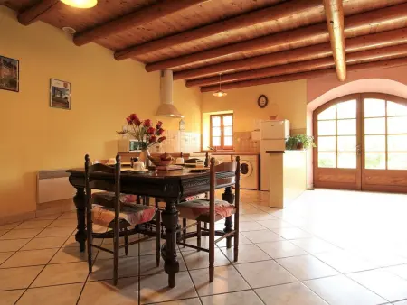 Grande maison en pierres avec jardin, proche d'un bourg médiéval, animaux acceptés - Photo 1