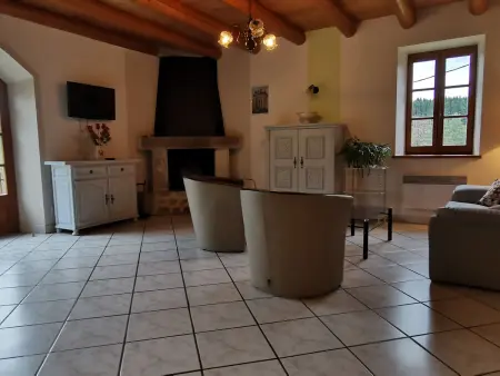 Grande maison en pierres avec jardin, proche d'un bourg médiéval, animaux acceptés - Photo 3