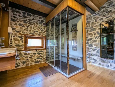 Gîte d'exception avec spa, jardin paysagé et équipements haut de gamme à Blanlhac - Photo 11