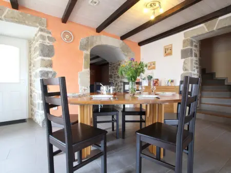 Charmant gîte rénové, 3 chambres, cheminée, terrasse et jardin, proche Brioude et sites touristiques. - Photo 3
