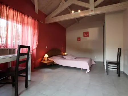 Charmant gîte rénové, 3 chambres, cheminée, terrasse et jardin, proche Brioude et sites touristiques. - Photo 5