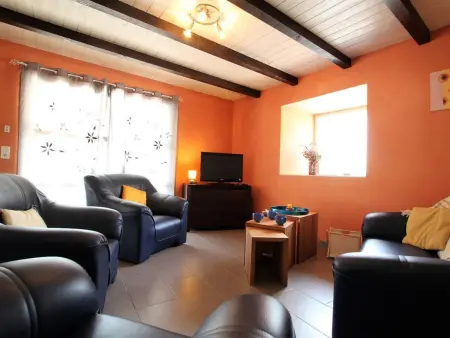 Charmant gîte rénové, 3 chambres, cheminée, terrasse et jardin, proche Brioude et sites touristiques. - Photo 7