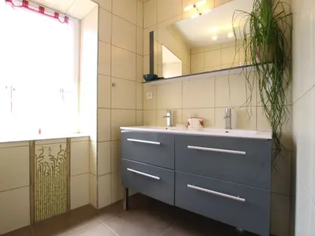 Charmant gîte rénové, 3 chambres, cheminée, terrasse et jardin, proche Brioude et sites touristiques. - Photo 13