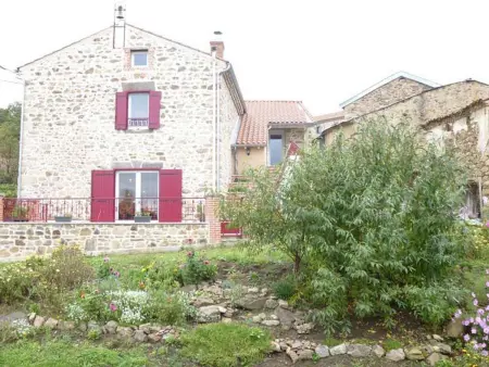 Charmant gîte rénové, 3 chambres, cheminée, terrasse et jardin, proche Brioude et sites touristiques. - Photo 17