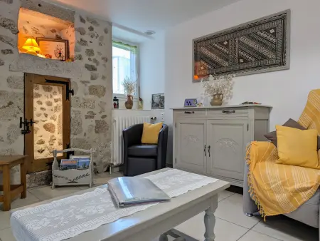 Gîte de charme en Auvergne, cour fermée, jardins privés, BBQ, babyfoot, proche St Jacques de Compostelle - Photo 5