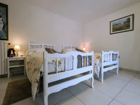 Gîte de charme en Auvergne, cour fermée, jardins privés, BBQ, babyfoot, proche St Jacques de Compostelle - Photo 10