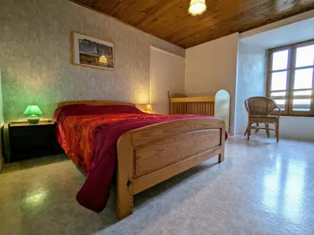 Gîte familial en Haute-Loire avec terrain clos, à proximité de l'Ardèche et des stations de ski - Photo 9