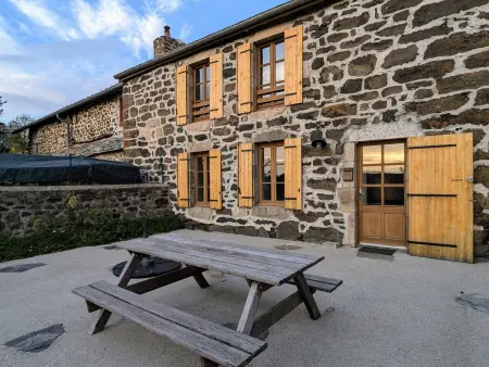 Gîte familial en Haute-Loire avec terrain clos, à proximité de l'Ardèche et des stations de ski - Photo 12