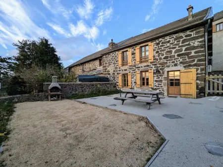 Gîte familial en Haute-Loire avec terrain clos, à proximité de l'Ardèche et des stations de ski - Photo 13