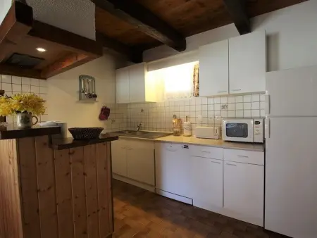 Maison de charme en pierres avec jardin, cheminées et jeux pour enfants, proche forêt du Meygal - Photo 5
