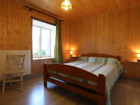 Maison de charme en pierres avec jardin, cheminées et jeux pour enfants, proche forêt du Meygal - Photo 8