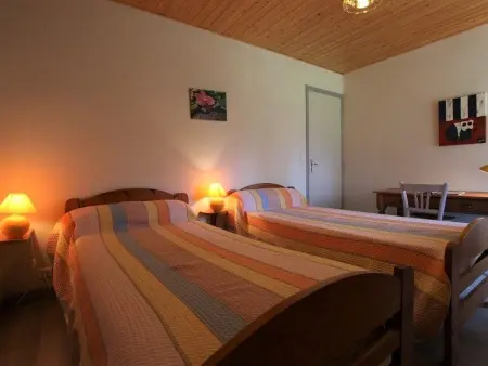 Maison de charme en pierres avec jardin, cheminées et jeux pour enfants, proche forêt du Meygal - Photo 14