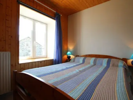 Maison de charme en pierres avec jardin, cheminées et jeux pour enfants, proche forêt du Meygal - Photo 16