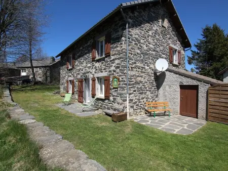 Maison de charme en pierres avec jardin, cheminées et jeux pour enfants, proche forêt du Meygal - Photo 20