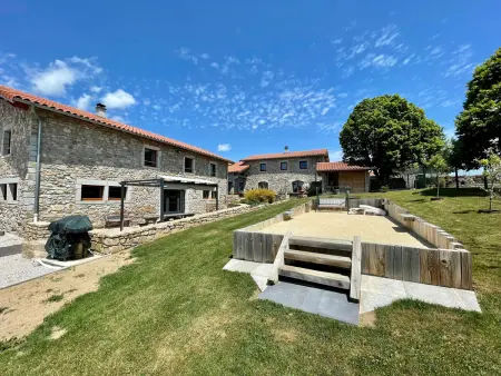 Grand gîte cosy avec terrasse, jardin et jeux à Boisset, proche villages médiévaux et loisirs nature - Photo 9