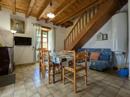Charmant Gîte en Pierre avec 3 Chambres, Cour et Proximité Activités, Pinols - Photo 1