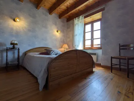 Charmant Gîte en Pierre avec 3 Chambres, Cour et Proximité Activités, Pinols - Photo 6