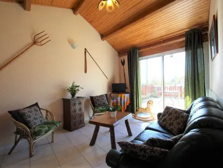 Gîte en pierre avec terrasses, proche de sites médiévaux, idéal pour famille avec équipements bébé. - Photo 1