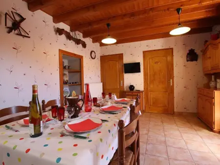 Gîte en pierre avec terrasses, proche de sites médiévaux, idéal pour famille avec équipements bébé. - Photo 6