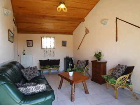 Gîte en pierre avec terrasses, proche de sites médiévaux, idéal pour famille avec équipements bébé. - Photo 7