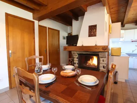 Petit Gîte Enchanté au Cœur de la Forêt du Meygal, Proche du Lac Bleu - Photo 2