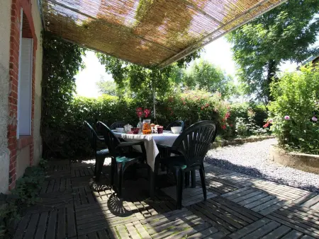 Maison de charme avec grand parc pour des vacances en famille au cœur de l'Auvergne - Photo 1