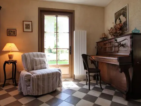 Maison de charme avec grand parc pour des vacances en famille au cœur de l'Auvergne - Photo 4