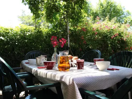 Maison de charme avec grand parc pour des vacances en famille au cœur de l'Auvergne - Photo 11
