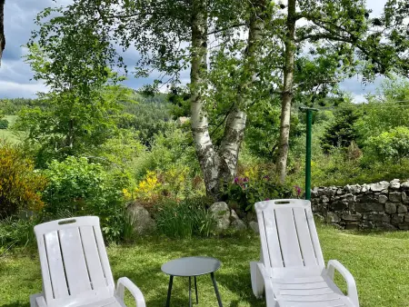 Maison isolée, au cœur des volcans, terrain clos, jeux, confort, cheminée, proche forêts et villages. - Photo 25