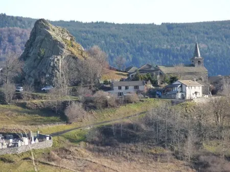 Maison isolée, au cœur des volcans, terrain clos, jeux, confort, cheminée, proche forêts et villages. - Photo 28