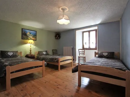 Gîte spacieux et rénové avec équipements modernes, terrasse et vaste jardin près de Gévaudan et Margeride - Photo 18