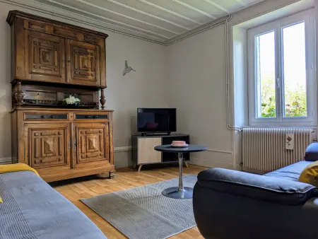 Maison de caractère avec jardin, idéale famille, près de Brioude, prox. baignade et ski - Photo 2