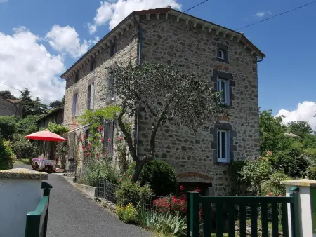 Maison de caractère avec jardin, idéale famille, près de Brioude, prox. baignade et ski - Photo 5