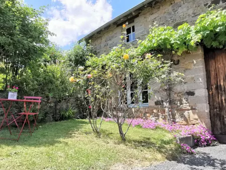 Maison de caractère avec jardin, idéale famille, près de Brioude, prox. baignade et ski - Photo 6