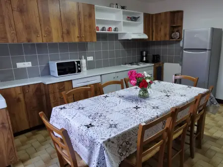 Maison de caractère avec jardin, idéale famille, près de Brioude, prox. baignade et ski - Photo 7